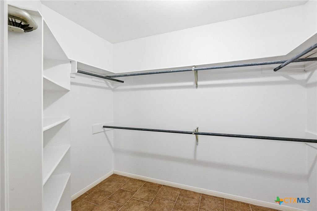 Image 31 of property listing at 309 Dunbar Drive, Victoria, TX 77904