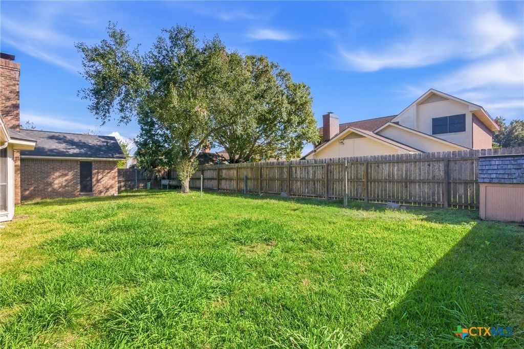 Image 38 of property listing at 309 Dunbar Drive, Victoria, TX 77904