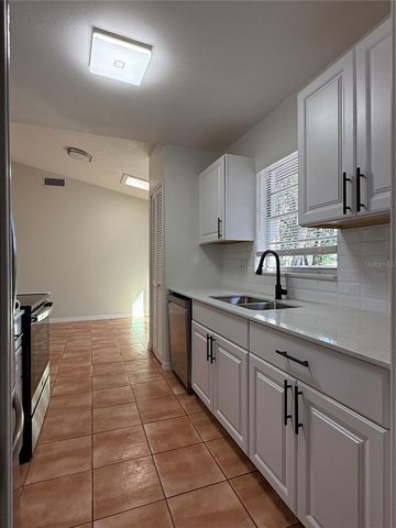 7320 ANSTEAD CIRCLE, Orlando, FL 32810