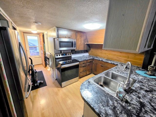 16606 S 1541 Road, Stockton, MO 65785