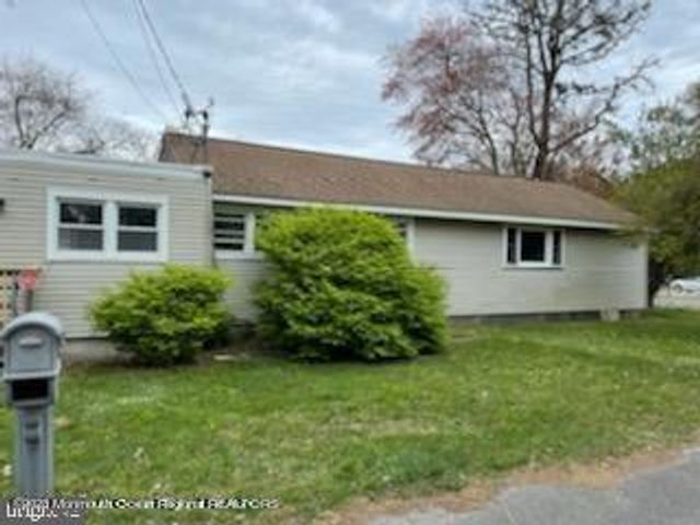 37 Lighthouse Drive, Waretown, NJ 08758