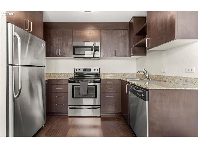 111 Sw HARRISON St 4F, Portland, OR 97201