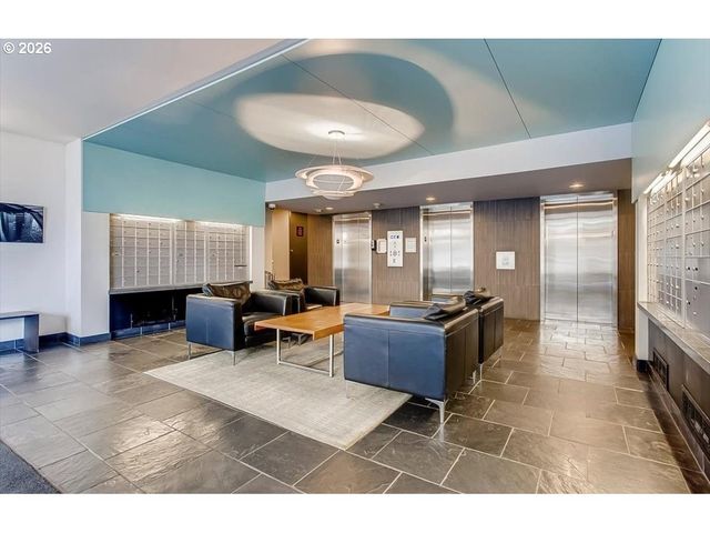111 Sw HARRISON St 4F, Portland, OR 97201