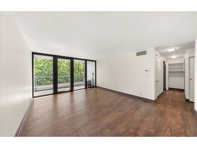 111 Sw HARRISON St 4F, Portland, OR 97201