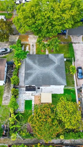 6336 SW 9th Street, West Miami, FL 33144