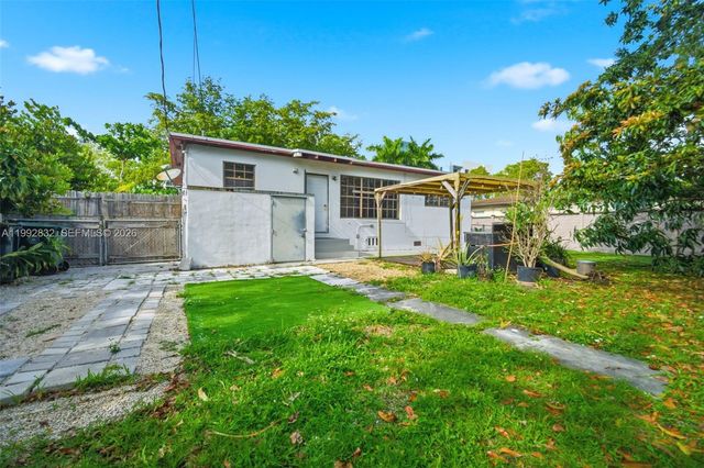 6336 SW 9th Street, West Miami, FL 33144