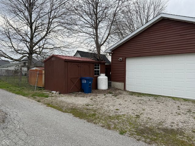 729 E Washington Street, Shelbyville, IN 46176