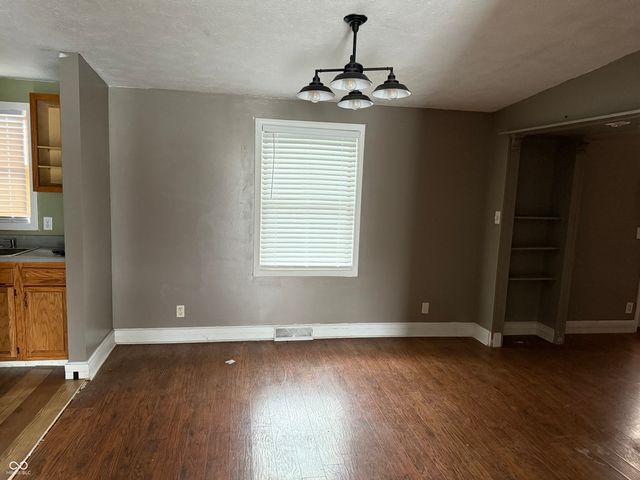 729 E Washington Street, Shelbyville, IN 46176