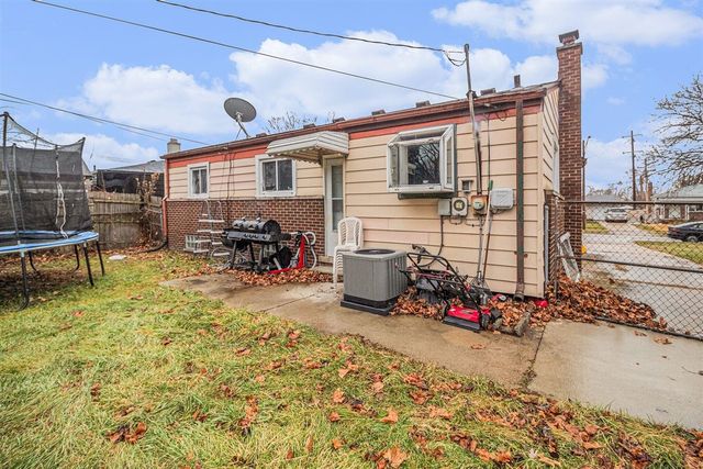 9127 Weddel Street, Taylor, MI 48180