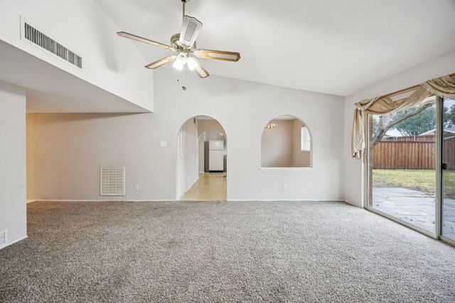 317 E Grenoble Drive, Grand Prairie, TX 75052