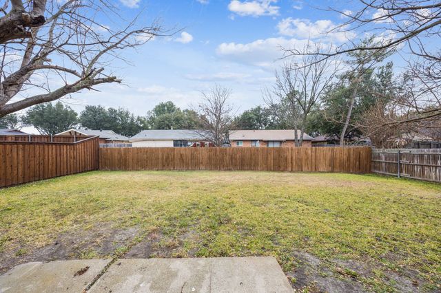 317 E Grenoble Drive, Grand Prairie, TX 75052