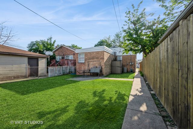 6625 N Whipple Street, Chicago, IL 60645
