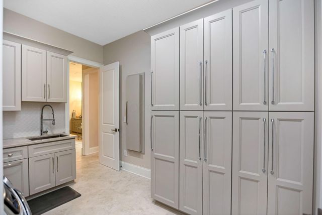 6634 Scioto Bluff Court, Powell, OH 43065