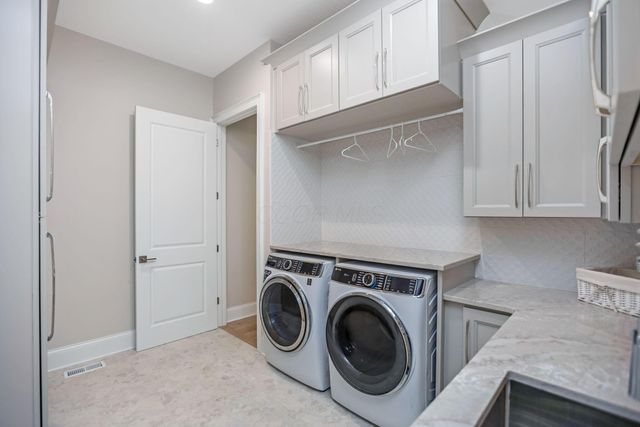 6634 Scioto Bluff Court, Powell, OH 43065