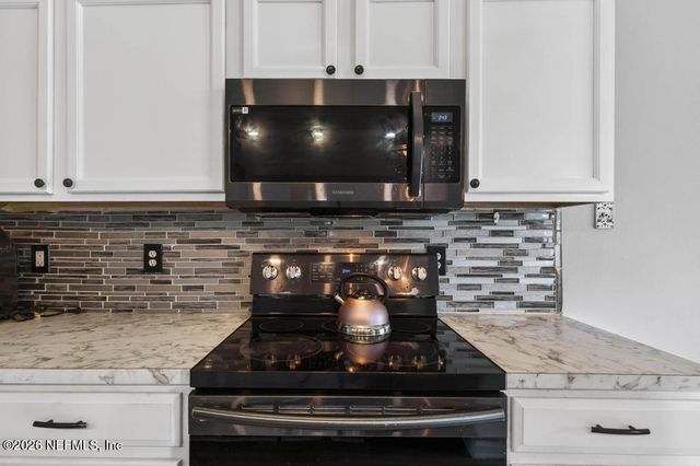 10842 LYDIA ESTATES Drive, Jacksonville, FL 32218