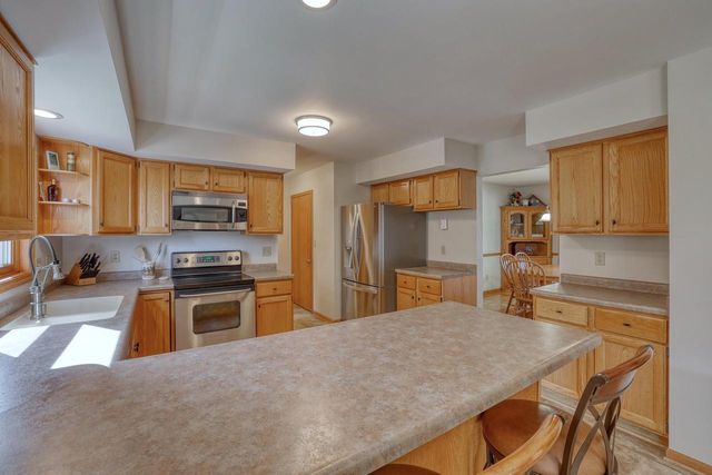 N58W24383 Clover DRIVE, Sussex, WI 53089