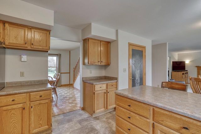 N58W24383 Clover DRIVE, Sussex, WI 53089