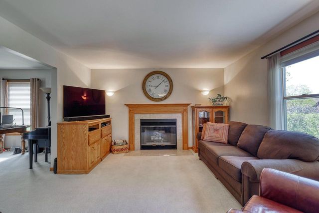 N58W24383 Clover DRIVE, Sussex, WI 53089