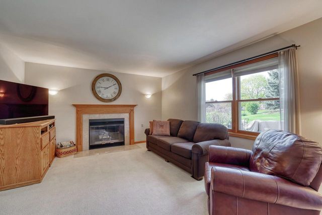 N58W24383 Clover DRIVE, Sussex, WI 53089