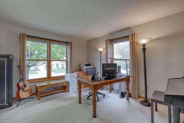 N58W24383 Clover DRIVE, Sussex, WI 53089