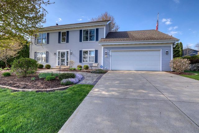 N58W24383 Clover DRIVE, Sussex, WI 53089