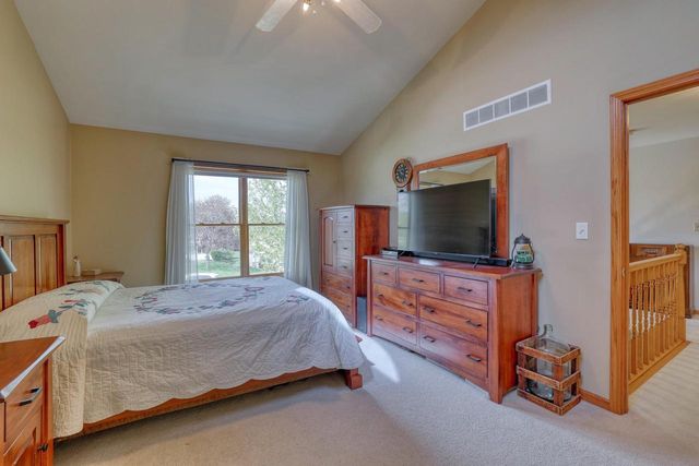 N58W24383 Clover DRIVE, Sussex, WI 53089