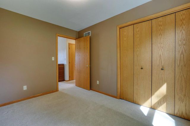 N58W24383 Clover DRIVE, Sussex, WI 53089