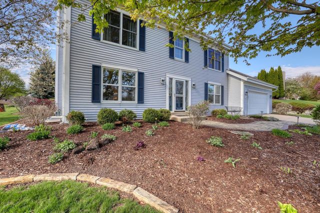 N58W24383 Clover DRIVE, Sussex, WI 53089