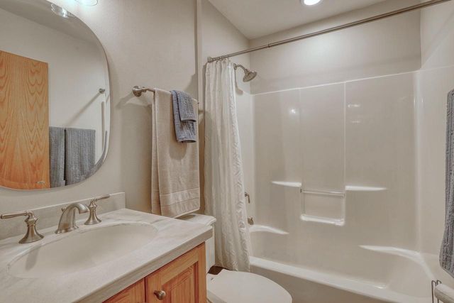N58W24383 Clover DRIVE, Sussex, WI 53089