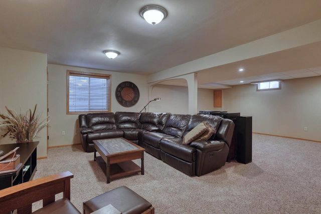 N58W24383 Clover DRIVE, Sussex, WI 53089