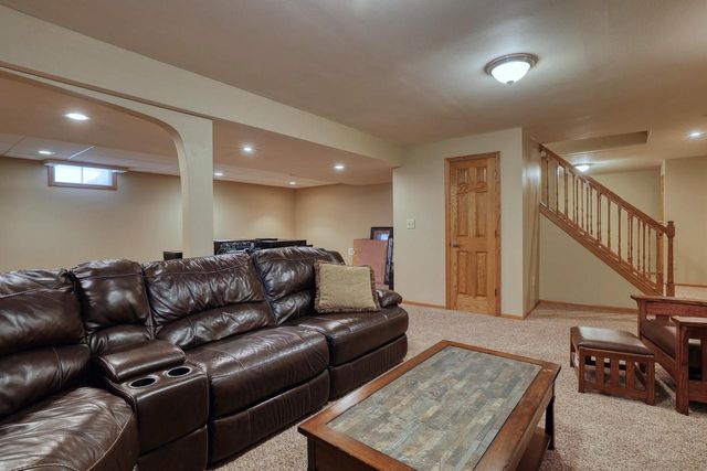 N58W24383 Clover DRIVE, Sussex, WI 53089