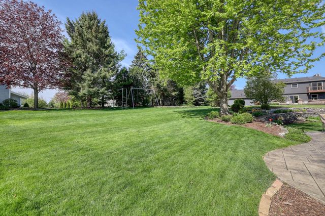 N58W24383 Clover DRIVE, Sussex, WI 53089