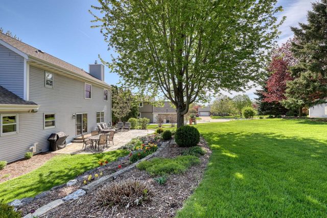 N58W24383 Clover DRIVE, Sussex, WI 53089