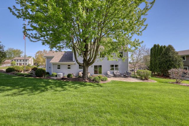 N58W24383 Clover DRIVE, Sussex, WI 53089