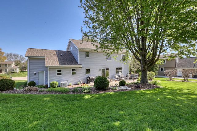 N58W24383 Clover DRIVE, Sussex, WI 53089