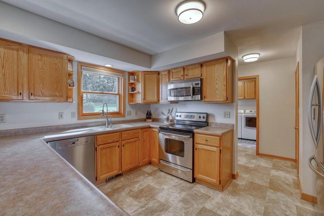 N58W24383 Clover DRIVE, Sussex, WI 53089