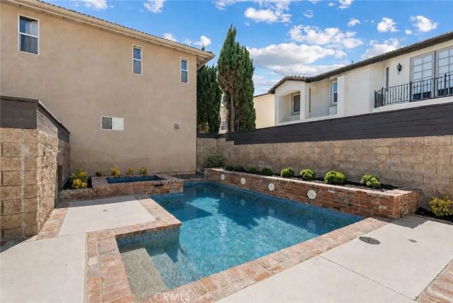 267 Mesa Dr, Costa Mesa, CA 92627