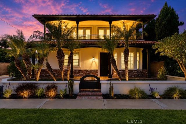 267 Mesa Dr, Costa Mesa, CA 92627