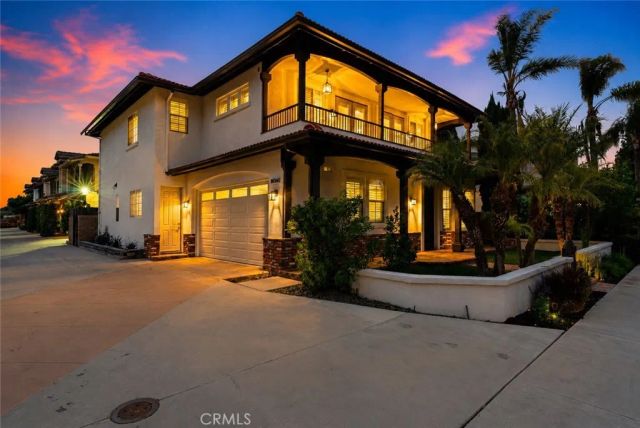 267 Mesa Dr, Costa Mesa, CA 92627
