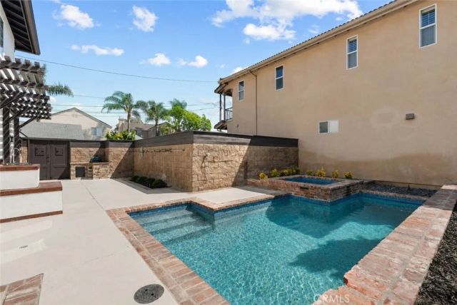 267 Mesa Dr, Costa Mesa, CA 92627