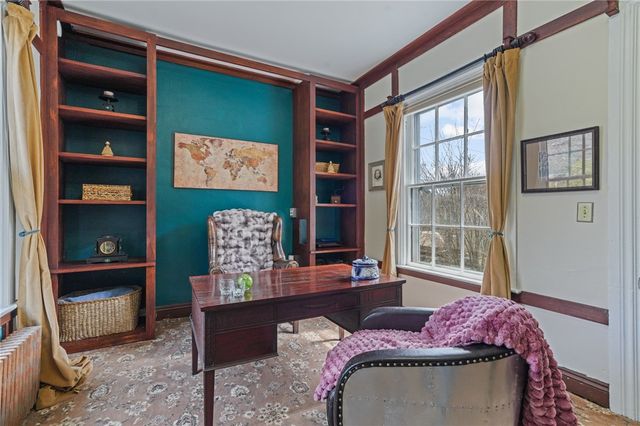 43 Old Beach Road, Newport, RI 02840