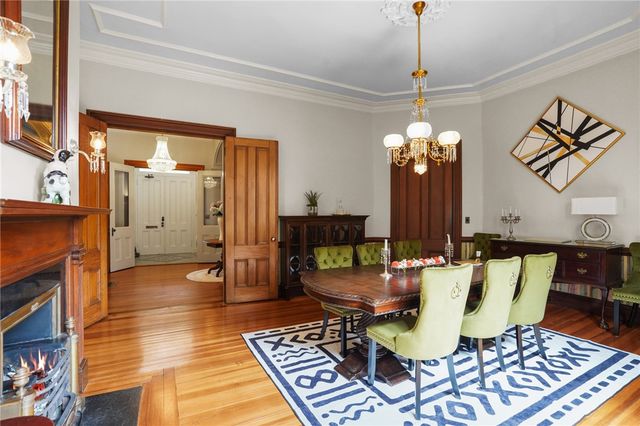 43 Old Beach Road, Newport, RI 02840
