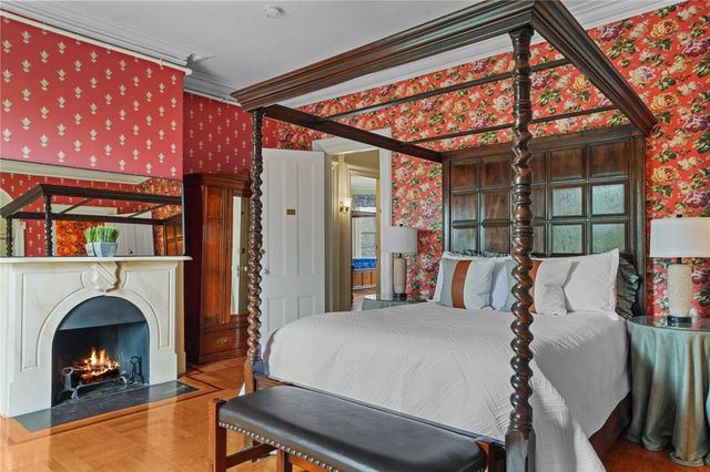 43 Old Beach Road, Newport, RI 02840