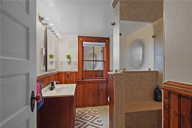 43 Old Beach Road, Newport, RI 02840