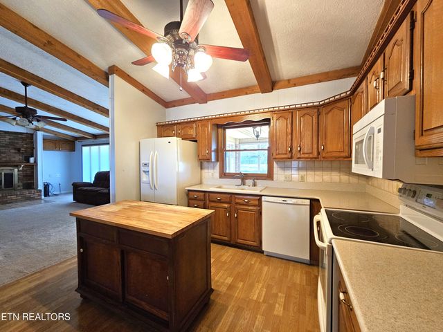 9430 N Ruggles Ferry Pike, Strawberry Plains, TN 37871