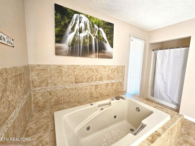 9430 N Ruggles Ferry Pike, Strawberry Plains, TN 37871