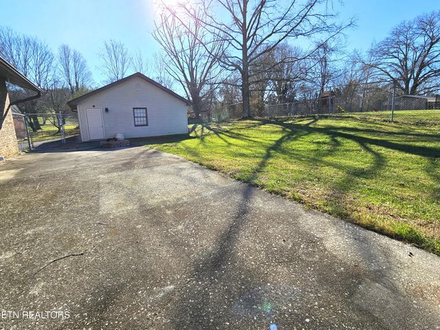 9430 N Ruggles Ferry Pike, Strawberry Plains, TN 37871