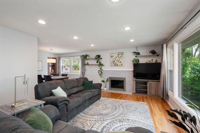 8117 33rd Place N, Crystal, MN 55427