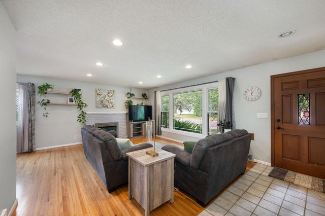 8117 33rd Place N, Crystal, MN 55427