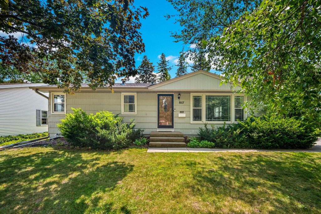 8117 33rd Place N, Crystal, MN 55427